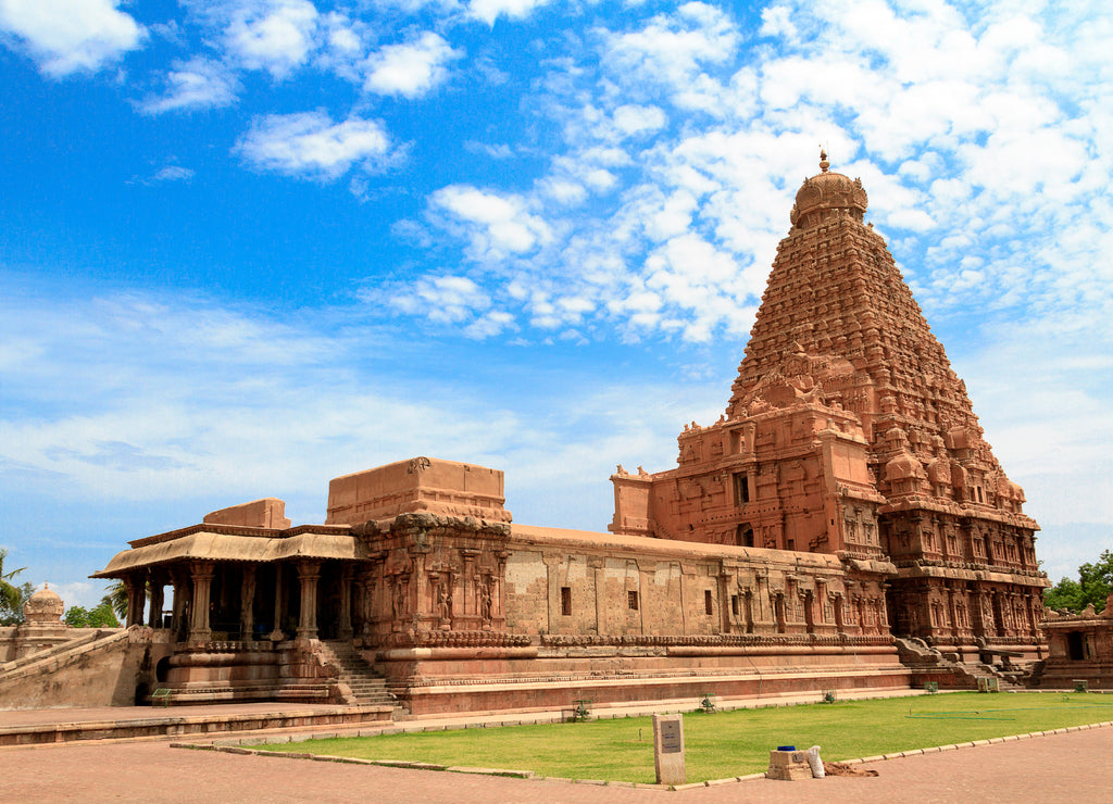 Brihadeeswara Temple in Tanjore, Tamil nadu India, Oldest and tallest Temple in India