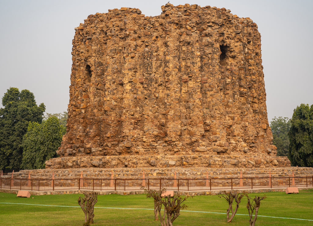 Alai Minar is an unfinished, incompleted monument within the Qutb Minar complex in New Delhi