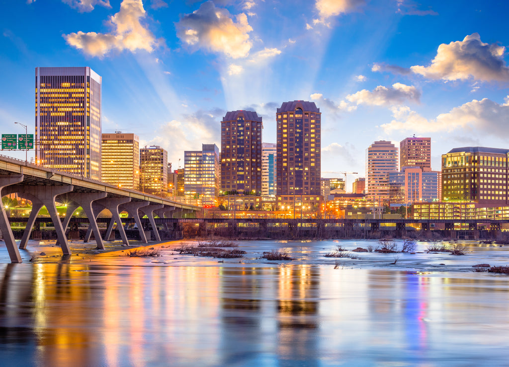Richmond, Virginia, USA dawn skyline on the James River