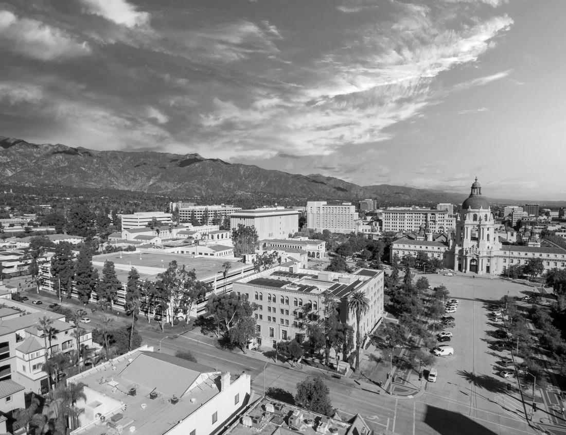 Noah Jigsaw Puzzle Nighttime Madison Wisconsin Capitol Building and Monona Terrace From Lake Monona in black white 1000 pieces
