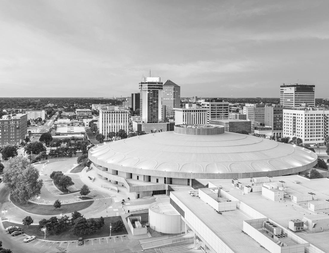 Noah Jigsaw Puzzle Milwaukee, Wisconsin, USA Downtown skyline at dusk in black white 1000 pieces