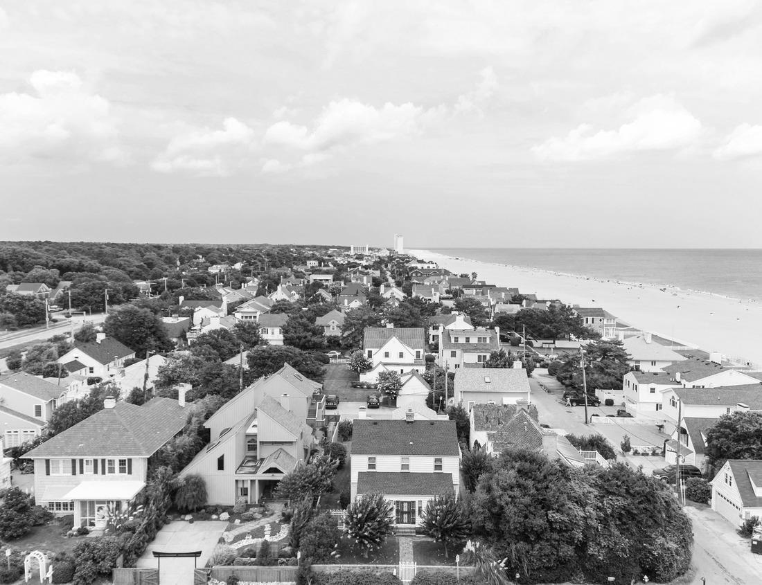 Noah Jigsaw Puzzle Downtown Chattanooga Tennessee TN and Tennessee River in black white 1000 pieces