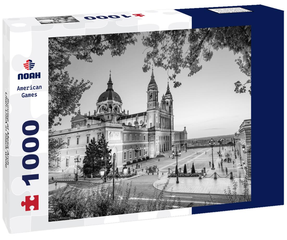 Noah Jigsaw Puzzle Sunrise at Mesa Arch, Utah-USA in black white 1000 pieces