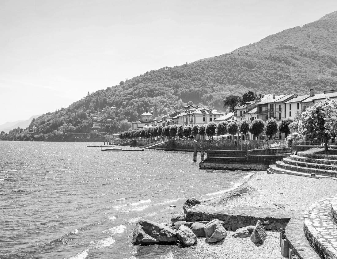 Noah Jigsaw Puzzle Cleveland, Ohio, USA downtown city skyline on the Cuyahoga River at twilight in black white 1000 pieces