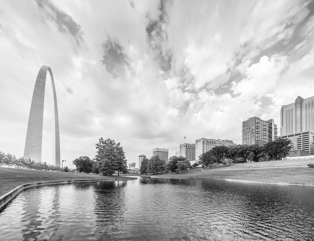 Noah Jigsaw Puzzle Hot Springs, Arkansas, USA City Skyline from above at dawn in black white 1000 pieces