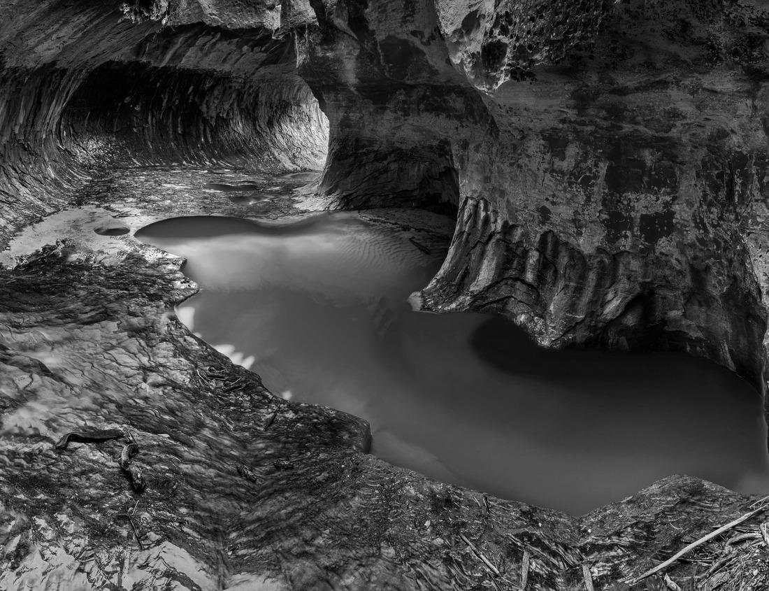 Noah Jigsaw Puzzle Havana, Cuba downtown skyline on the Malecon in black white 1000 pieces