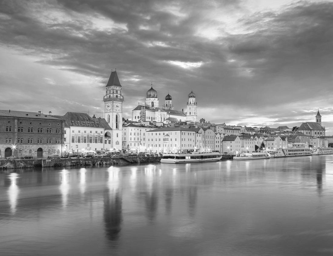 Noah Jigsaw Puzzle Aerial of Main Street in Downtown Spartanburg, South Carolina, USA in black white 1000 pieces