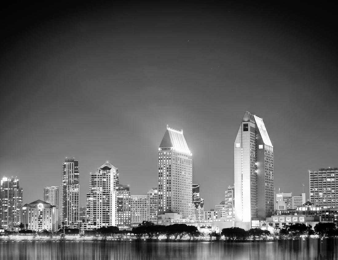 Noah Jigsaw Puzzle Detroit River Walk in black white 1000 pieces