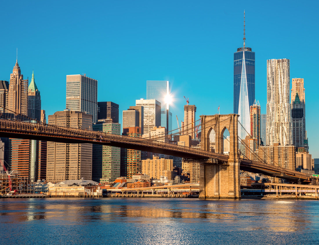Noah Jigsaw Puzzle Famous Skyline of downtown New York, Brooklin Bridge and Manhattan at the early morning sun light , New York City, USA 1000 pieces