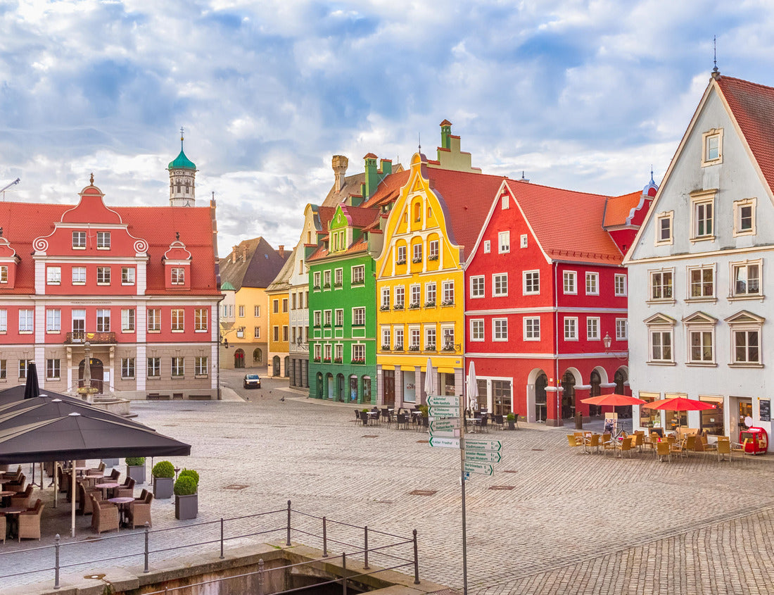 Noah Jigsaw Puzzle Colored buildings at Marktplatz (market square) in the center of Memmingen, Bavaria, Germany 1000 pieces