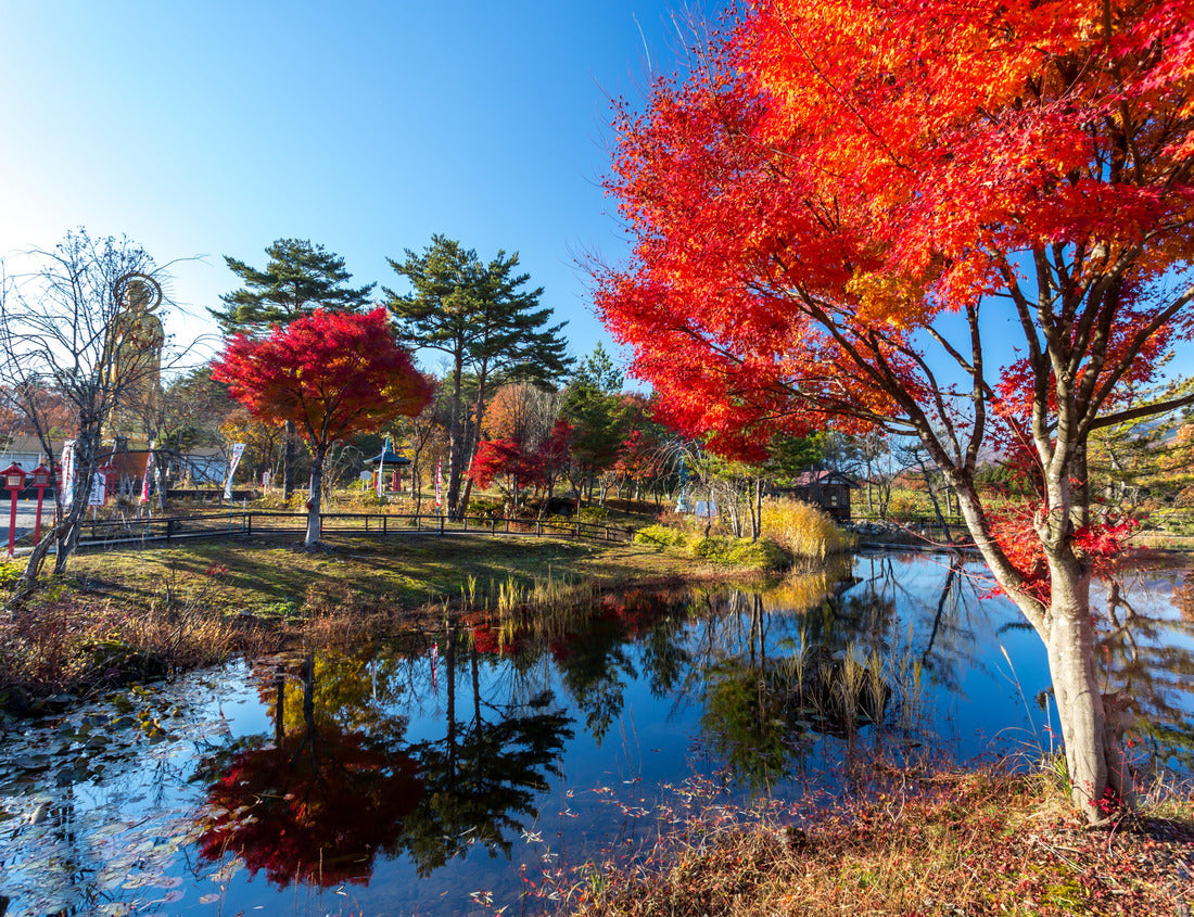 Noah Jigsaw Puzzle Akita, Japan: Symbol of Lake Tazawa 1000 pieces