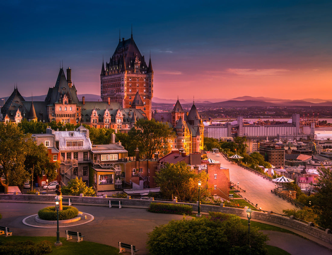 Noah Jigsaw Puzzle Frontenac Castle in Old Quebec City in beautiful sunrise 1000 pieces