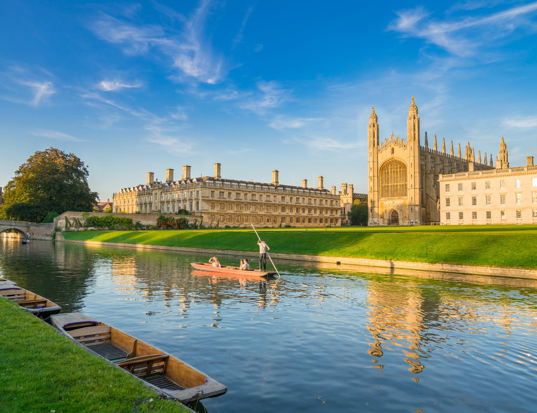Noah Jigsaw Puzzle Beautiful view of the college in Cambridge with people gathering on the river cam 1000 pieces