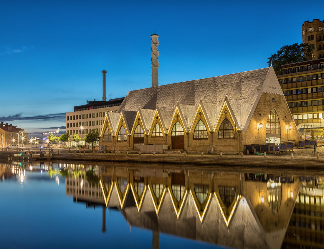 Noah Jigsaw Puzzle Feskekorka (Fish Church) is a fish market in Gothenburg, Sweden, which got its name from its similarity to a neo-Gothic church 1000 pieces