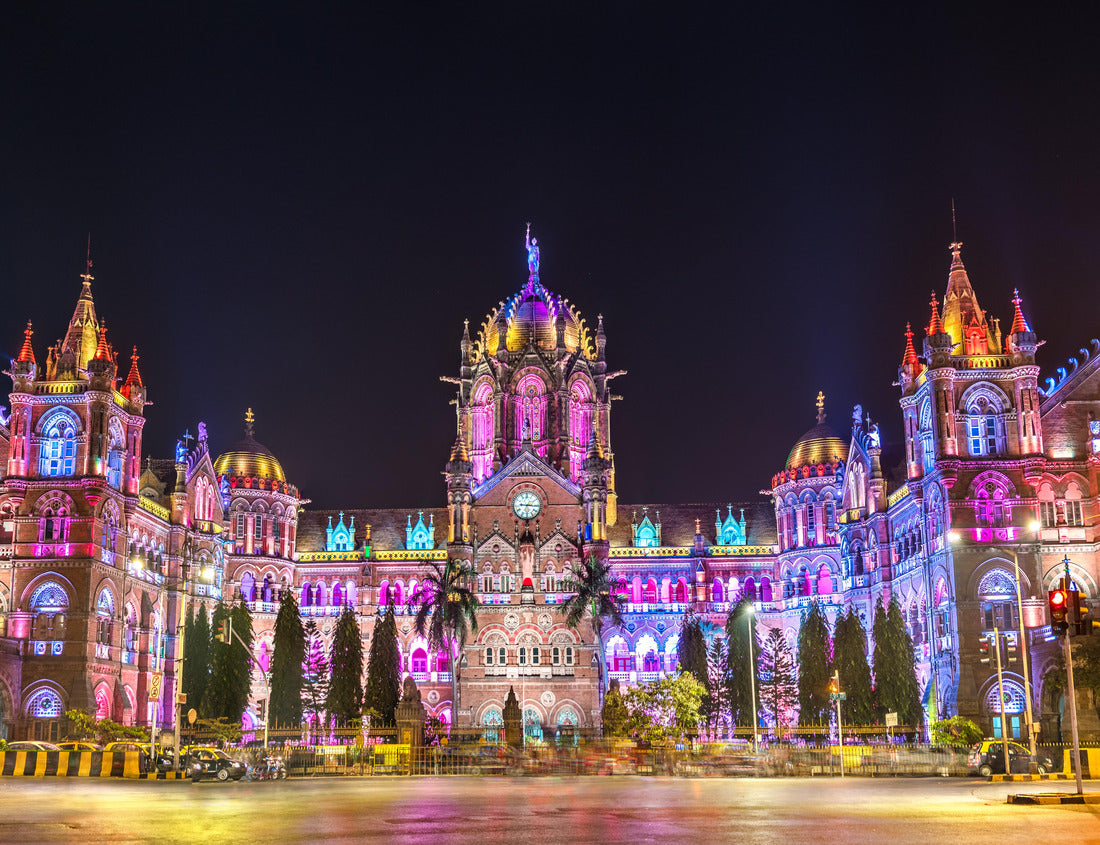 Noah Jigsaw Puzzle Chhatrapati Shivaji Maharaj Terminus, a UNESCO world heritage site in Mumbai - Maharashtra, India 1000 pieces