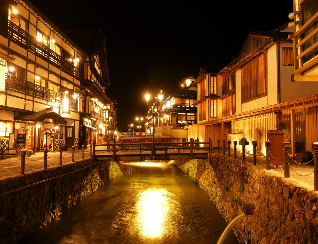 Noah Jigsaw Puzzle Ginzan Onsen hot spring located in Obanazawa City, Yamagata Japan 1000 pieces