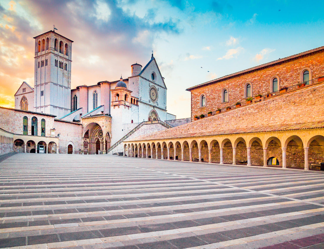 Noah Jigsaw Puzzle Famous Basilica of St. Francis of Assisi (Basilika Papale di San Francesco) with lower plaza at sunset in Assisi, Umbria, Italy 1000 pieces