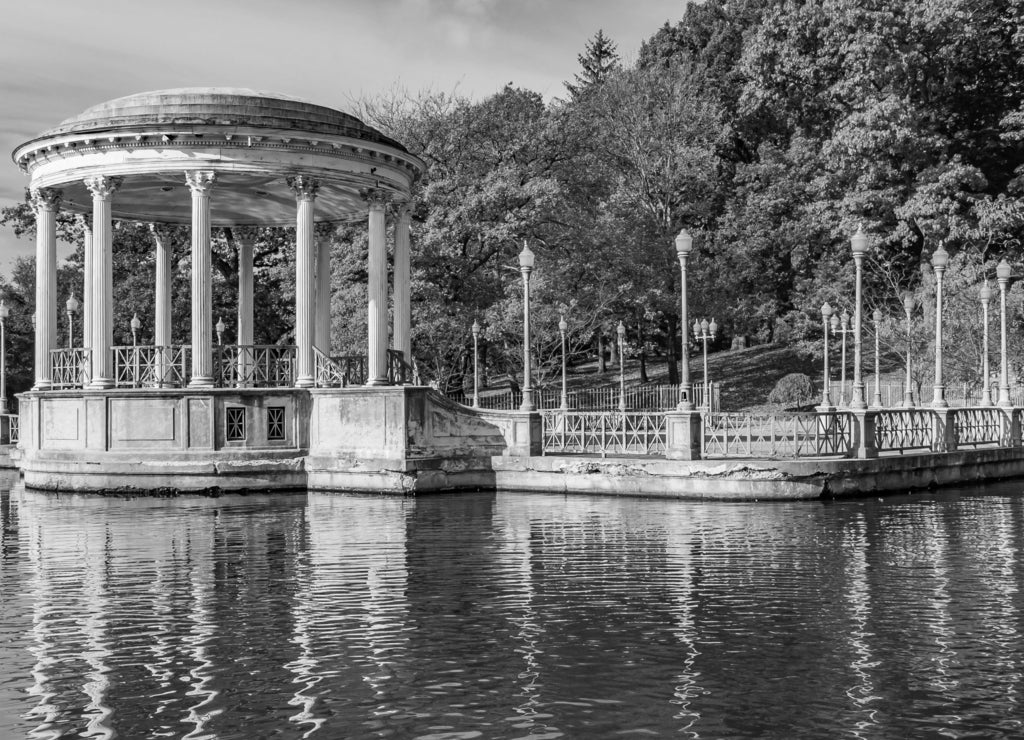 Rhode Island - Providence - Roger Williams Park in black white