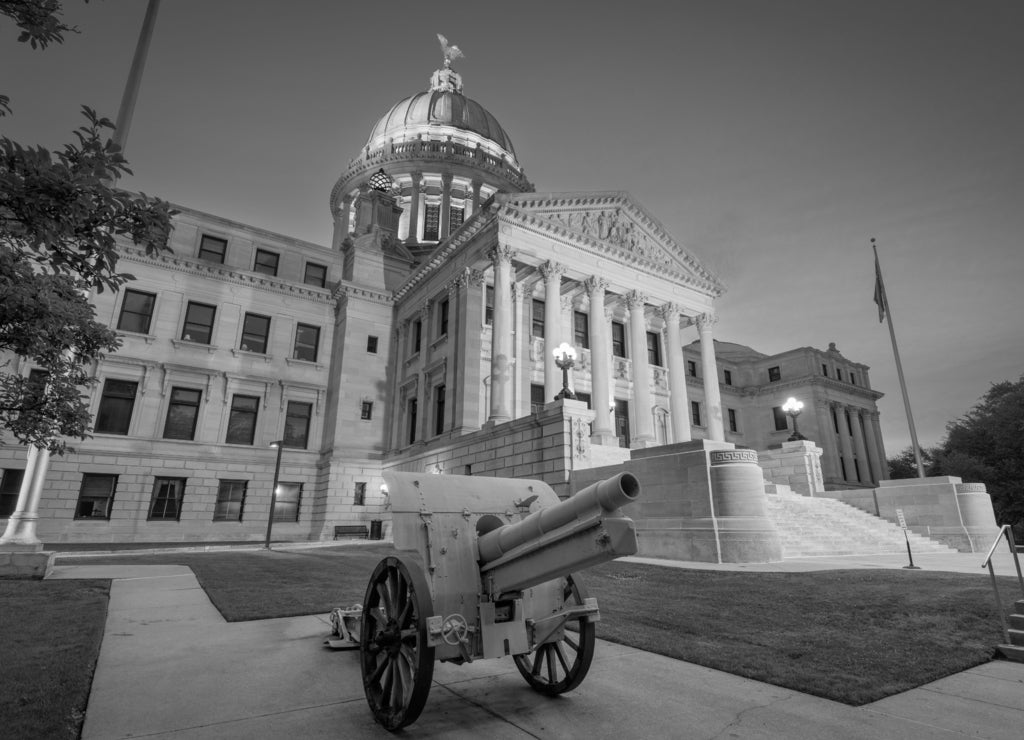 Mississippi State Capitol in Jackson, Mississippi, USA in black white