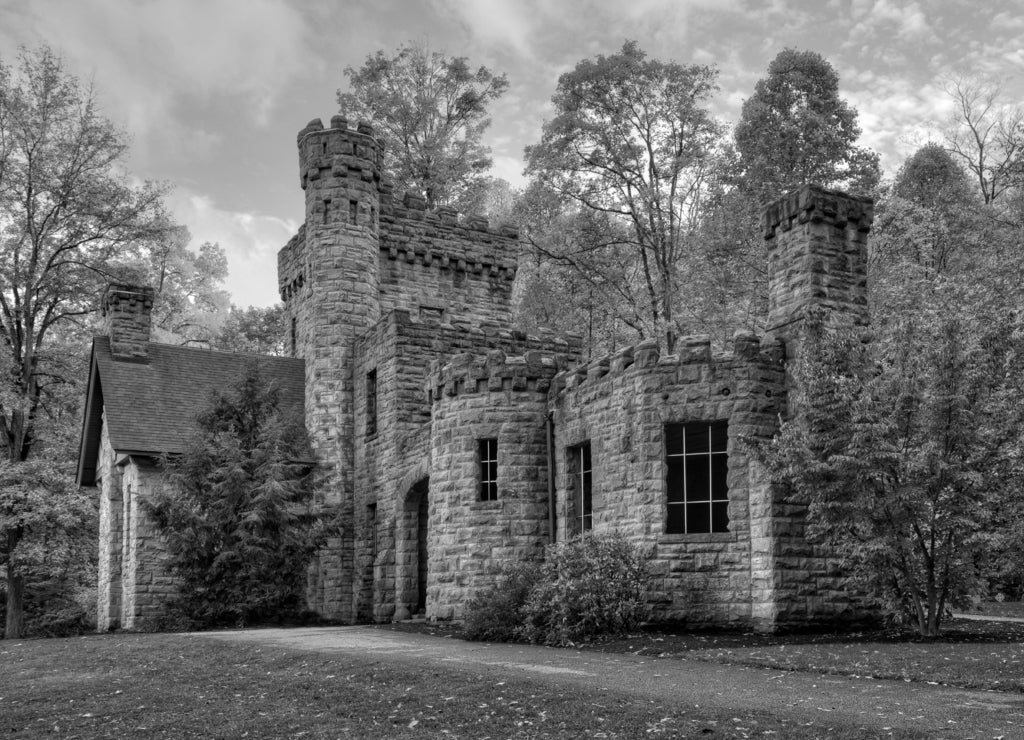 Squire's Castle, Ohio in black white