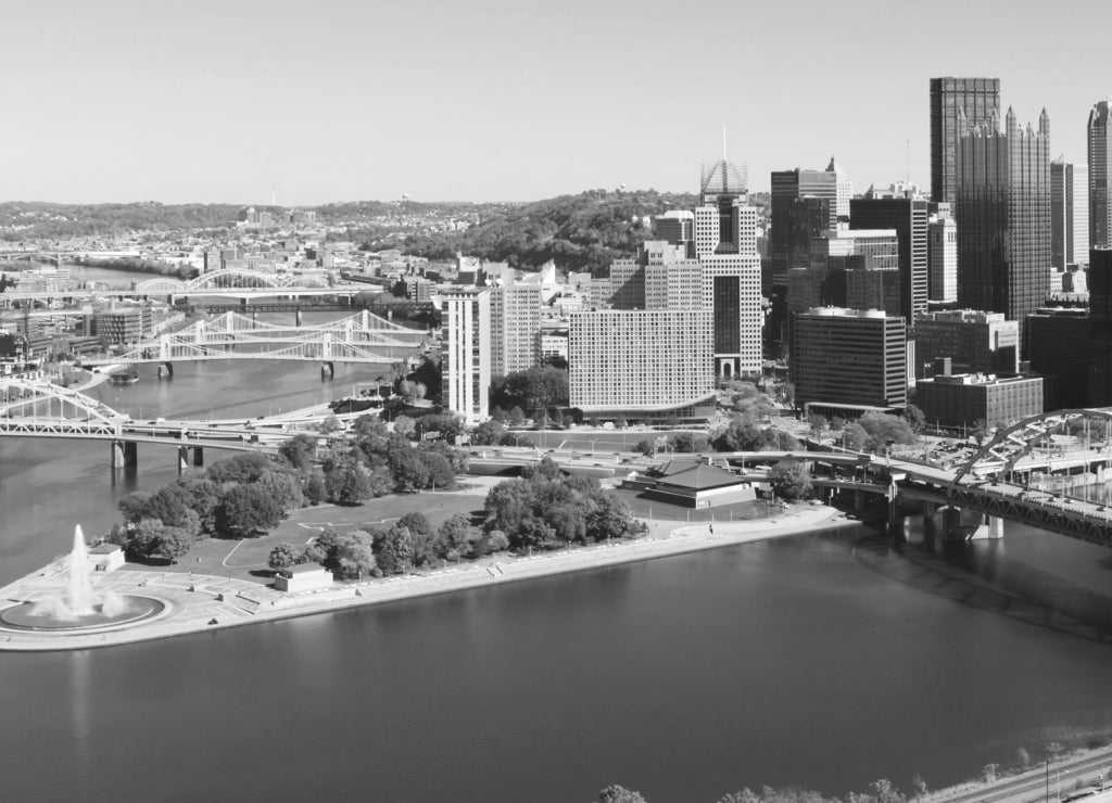 Panoramic view on Pittsburgh, Pennsylvania in black white