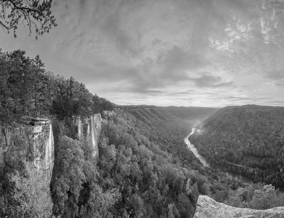 Noah Jigsaw Puzzle Allentown, Pennsylvania skyline and Albertus L. Meyers Bridge (also known as Eighth Street Bridge) on a sunny afternoon in black white 1000 pieces