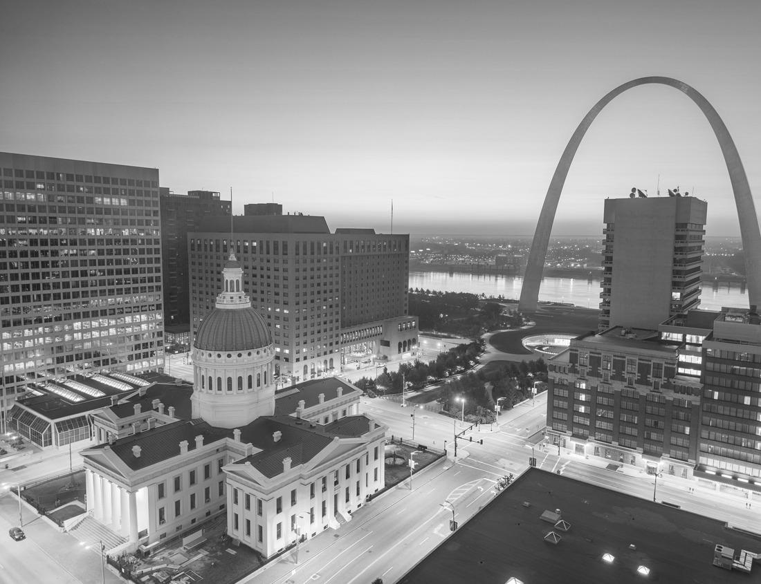 Noah Jigsaw Puzzle Exterior of District Courthouse. Knoxville, Tennessee, USA in black white 1000 pieces