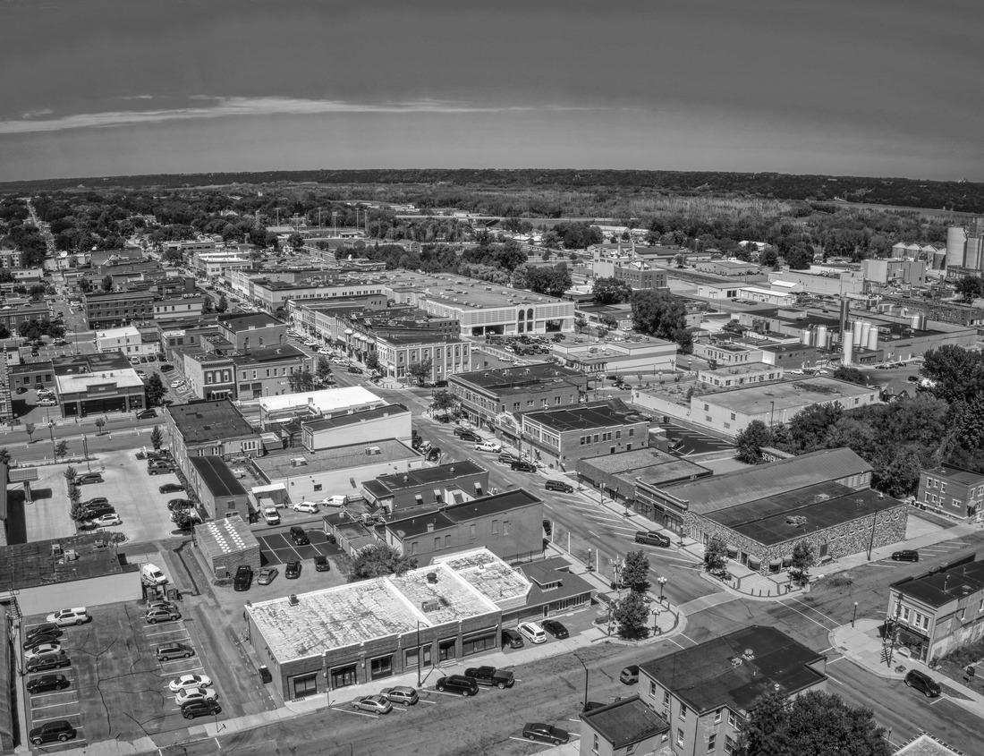 Noah Jigsaw Puzzle Aerial view of German-inspired New Ulm, Minnesota. in black white 1000 pieces