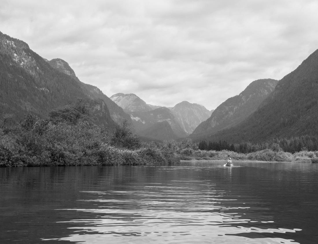 Noah Jigsaw Puzzle Columbia, Missouri, USA historic columns at twilight in black white 1000 pieces