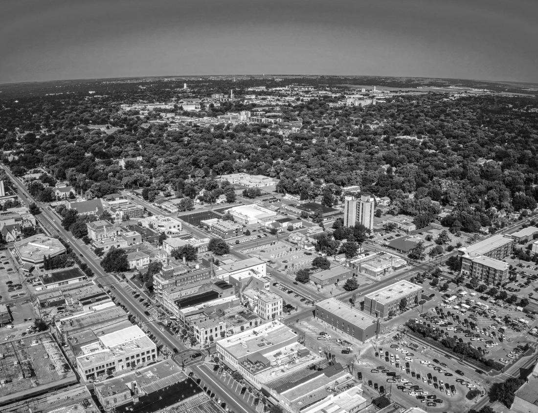 Noah Jigsaw Puzzle Madison, Wisconsin, USA downtown skyline at dusk on Lake Monona in black white 1000 pieces