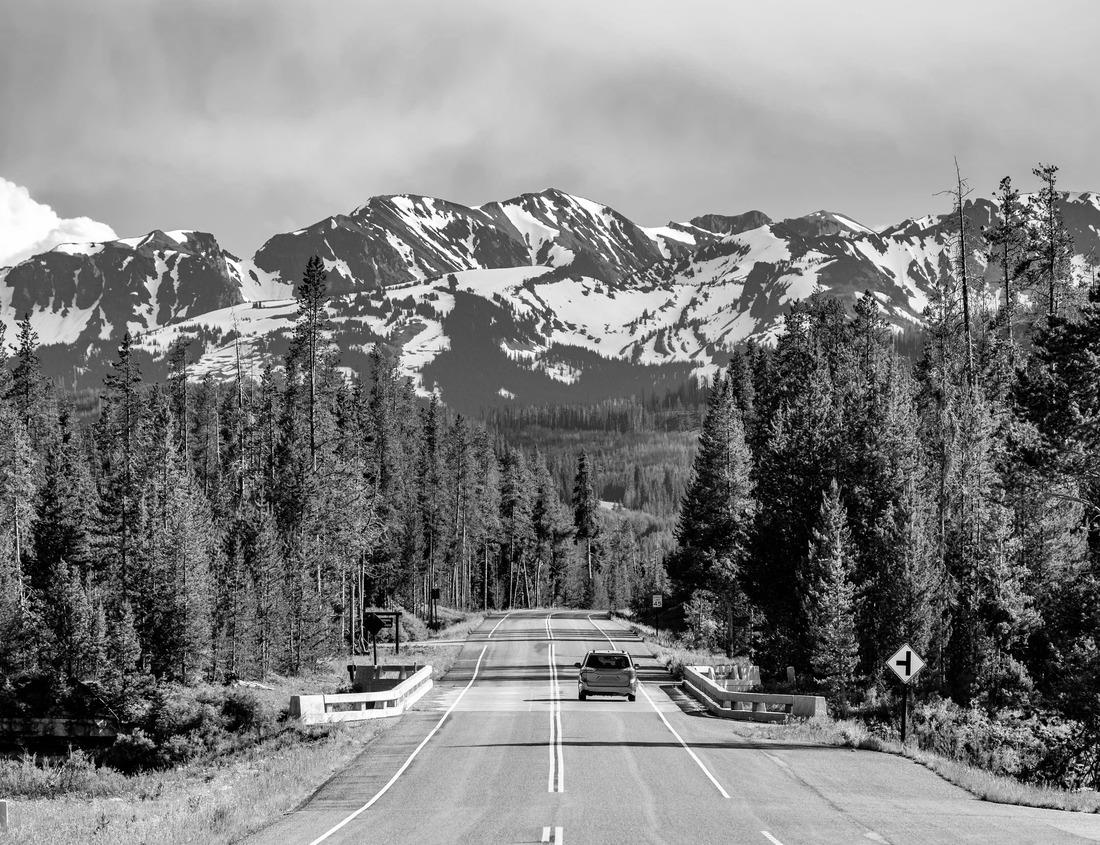 Noah Jigsaw Puzzle Lassen Volcanic National Park in California in black white 1000 pieces