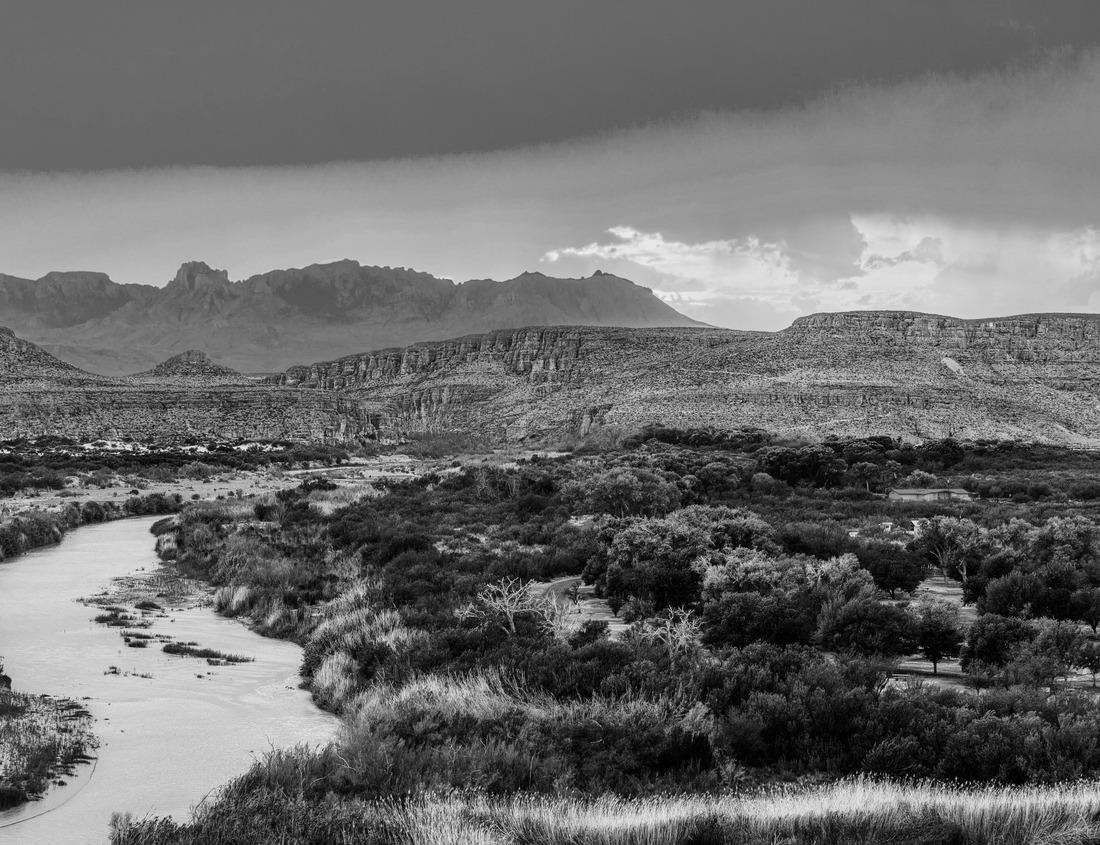 Noah Jigsaw Puzzle Big Bend National Park, USA near the Mexican border at sunset. in black white 1000 pieces