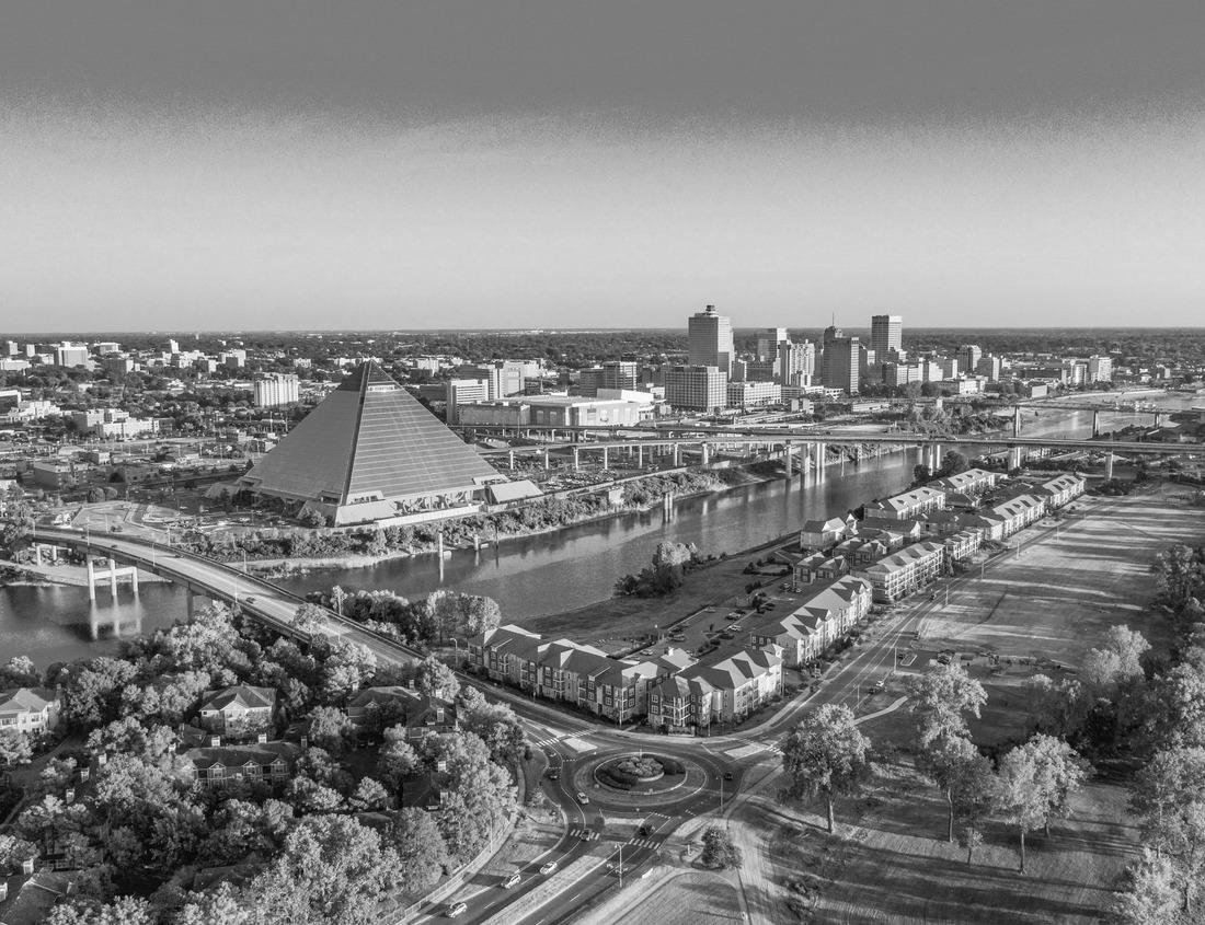Noah Jigsaw Puzzle Downtown skyline aerial panorama of Memphis, Tennessee, USA. in black white 1000 pieces