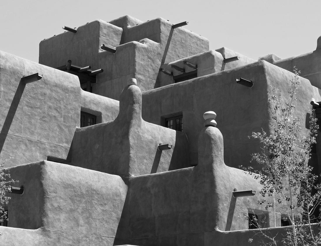 Noah Jigsaw Puzzle Loretto Inn in Santa Fe, New Mexico, USA. in black white 1000 pieces