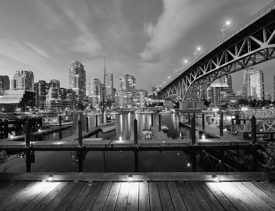 Noah Jigsaw Puzzle church in Peoria, IL. Peoria, Illinois in black white 1000 pieces