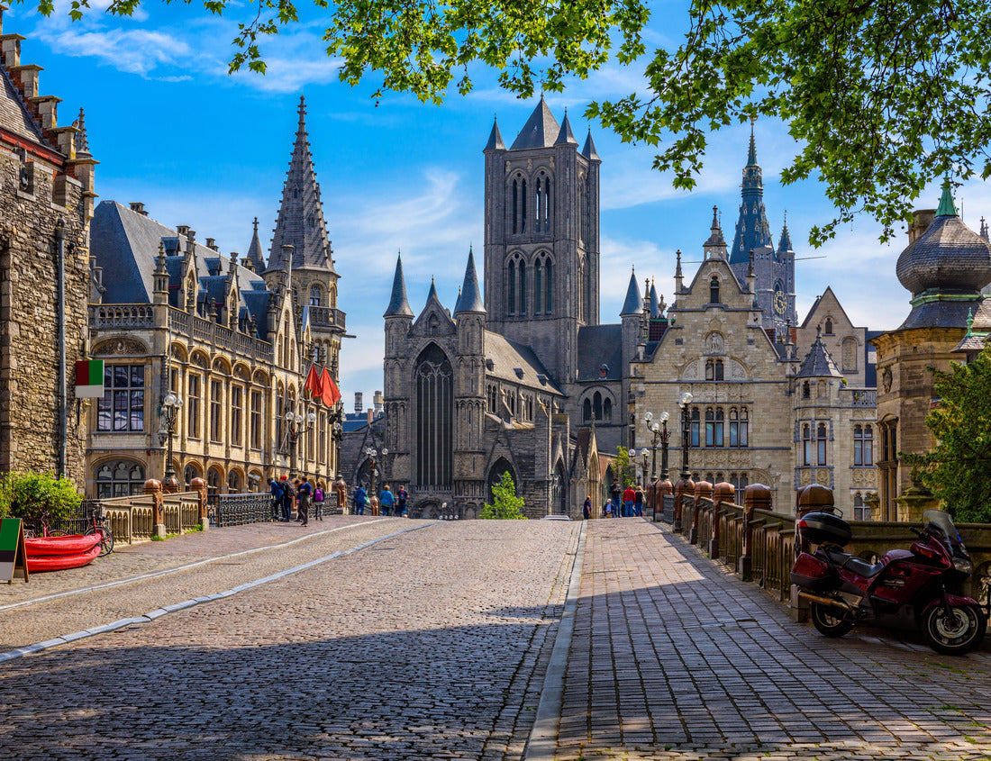 Noah Jigsaw Puzzle Medieval town of Ghent (Gent) in Flanders with St. Nicholas' Church and City Hall, Ghent, Belgium. Cityscape of Ghent 1000 pieces