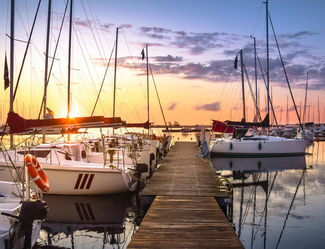 Noah Jigsaw Puzzle Boats moored in the marina at Lake Niegocin during sunrise. Wilkasy, Masuria, Poland 1000 pieces