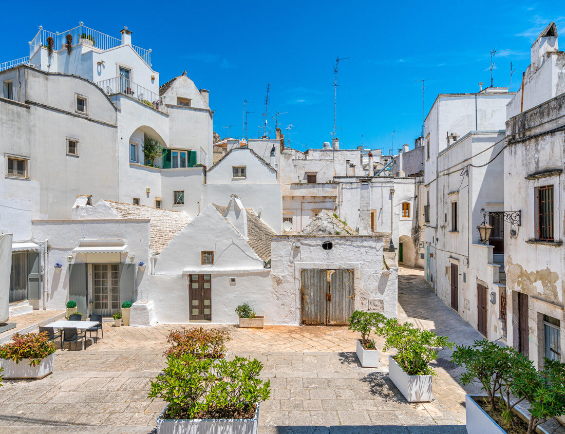 Noah Jigsaw Puzzle Beautiful view in Martina Franca on a sunny summer morning, Province of Taranto, Puglia, southern Italy 1000 pieces