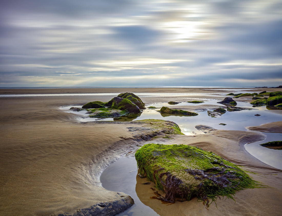 Noah Jigsaw Puzzle Low tide on the beach at Mawgan Porth in Cornwall 1000 pieces