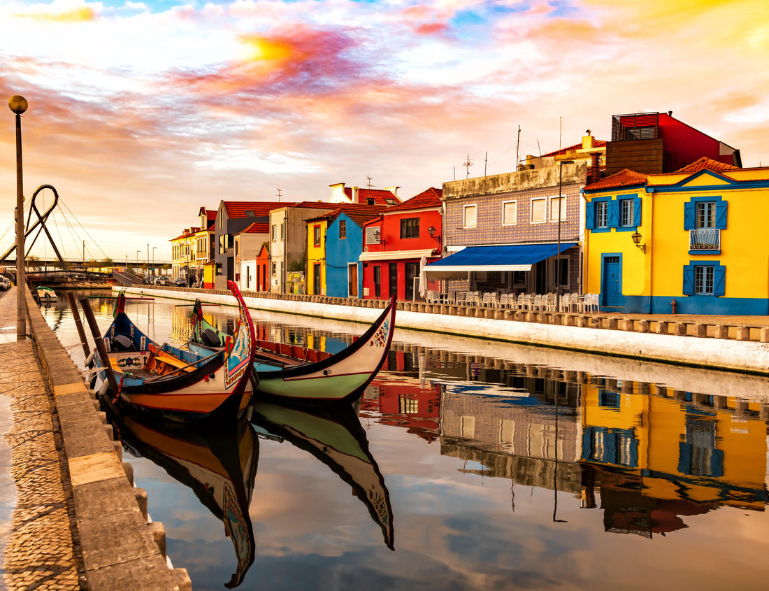 Noah Jigsaw Puzzle Aveiro, Portugal, traditional colorful Moliceiro boats docked in water channel between historic buildings 1000 pieces