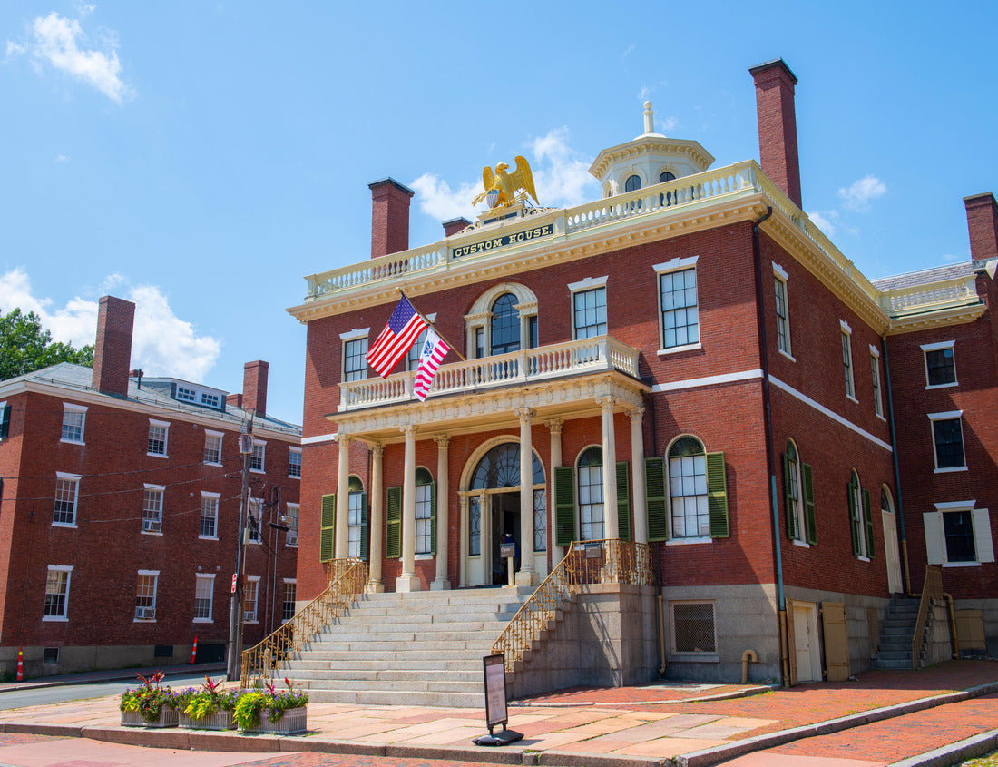 Noah Jigsaw Puzzle Custom House at the Salem Maritime National Historic Site (NHS) in Salem, Massachusetts MA, USA. This federal style building was built in 1819 and is the first NHS in the United States 1000 pieces