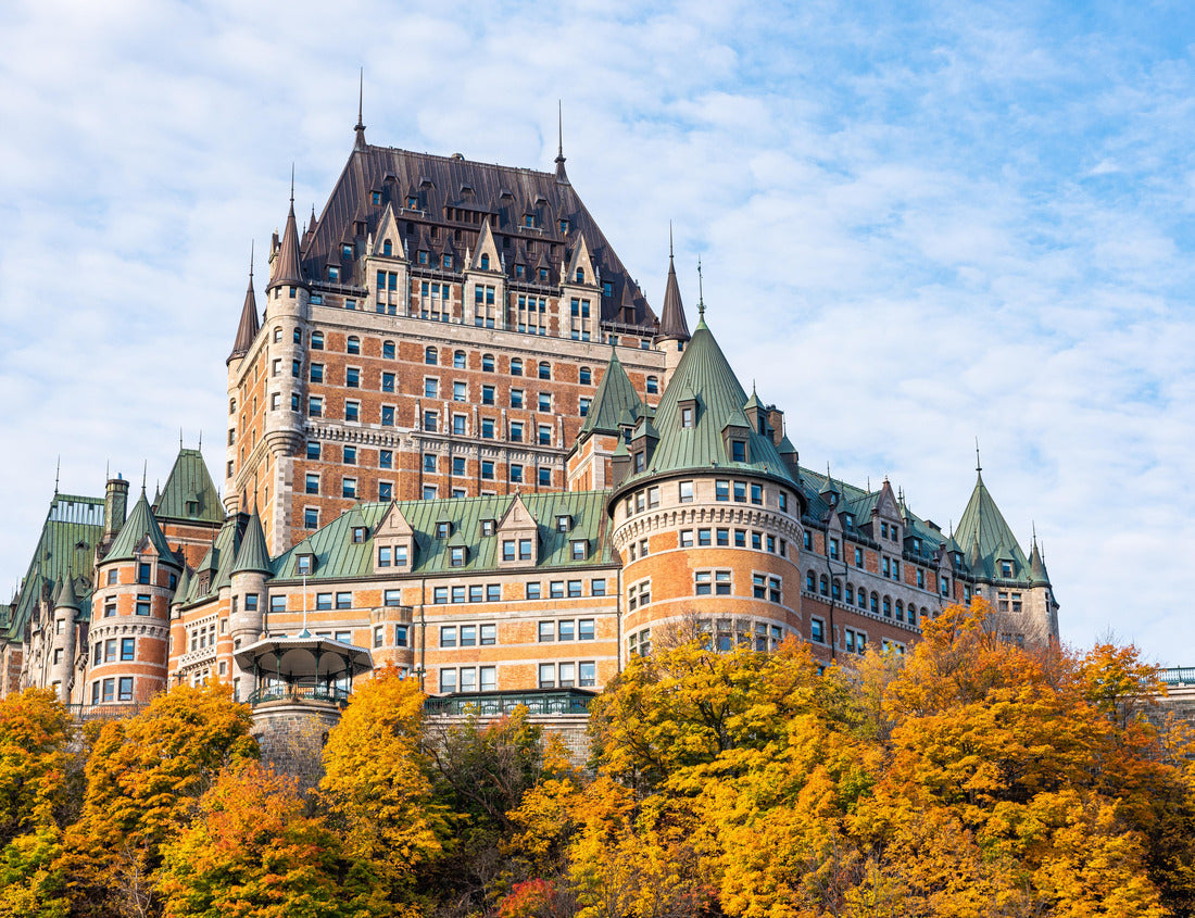 Noah Jigsaw Puzzle Frontenac Castle (Fairmount Hotel) in the old city of Quebec (Canada) with fall colors 1000 pieces