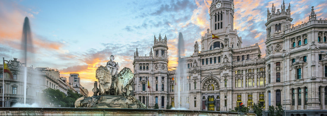 Noah Jigsaw Puzzle Madrid, Spain at Communication Palace panorama 1000 pieces