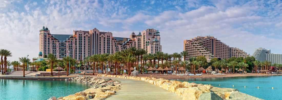 Noah Jigsaw Puzzle Central public beach of Eilat at sunset. Eilat is a famous vacation resort in Israel Panorama 1000 Pieces