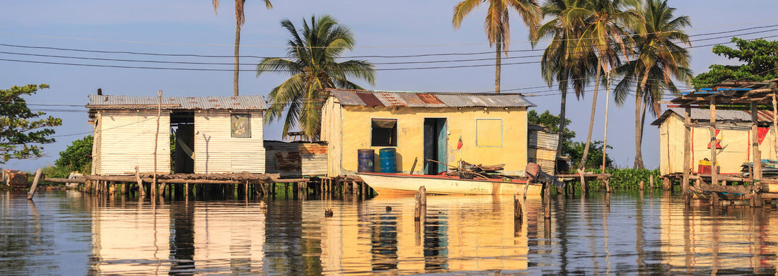 Noah Jigsaw Puzzle Houses on stilts in the village of Ologa, Lake Maracaibo, Venezuela Panorama 1000 Pieces