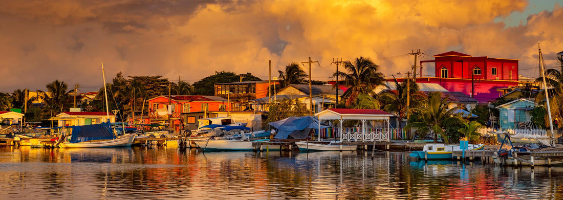 Noah Jigsaw Puzzle Beautiful view of the illuminated Häme Castle from the 13th century and its reflections in Lake Vanajavesi in Hämeenlinna, Finland, at night Panorama 1000 Pieces
