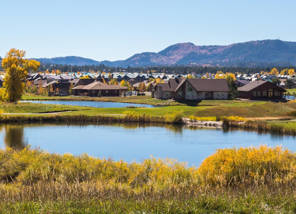 Pagosa Springs Residences - Homes and vacation rentals among the retention ponds along the golf course in Pagosa Springs Colorado in Autumn