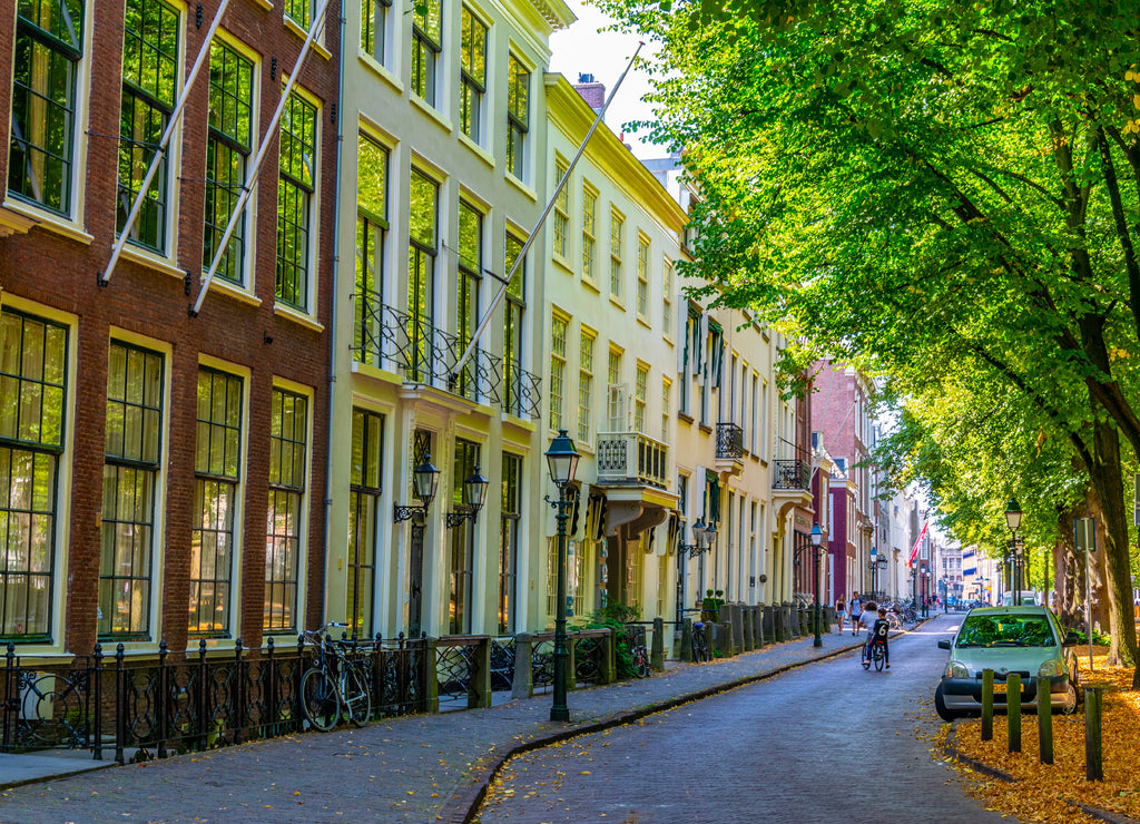 Alley alongside Lange Voorhout street in the Hague, Netherlands