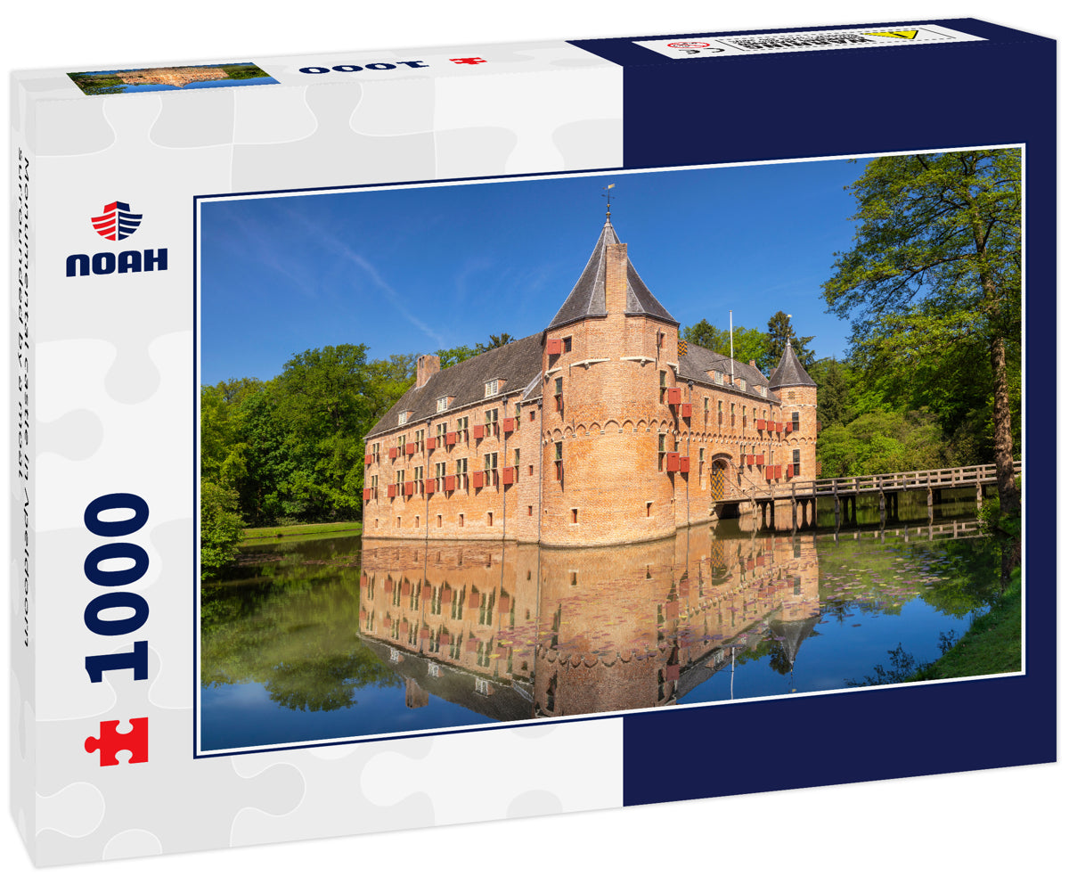 Monumental castle in Apeldoorn surrounded by a moat