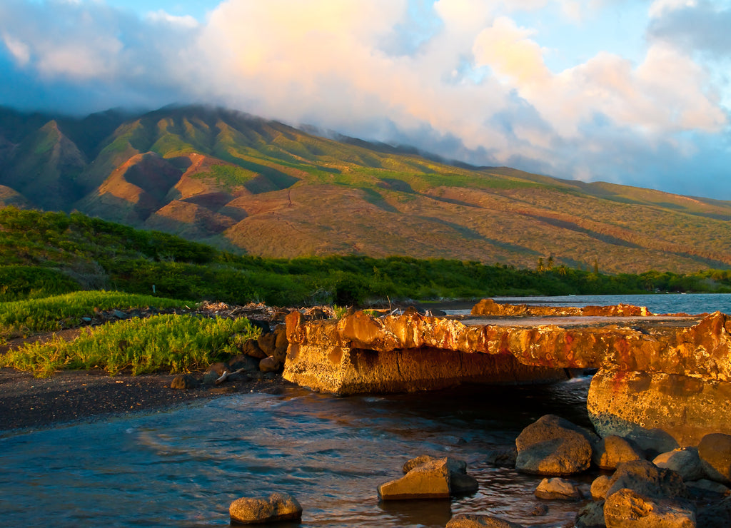Old Kamalo Wharf With The Extinct Volcano,Kamakou,Kamao, Molakai, Hawaii, USA